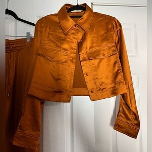 NEVER WORN Choosy Brand orange satin cropped button top size 6!